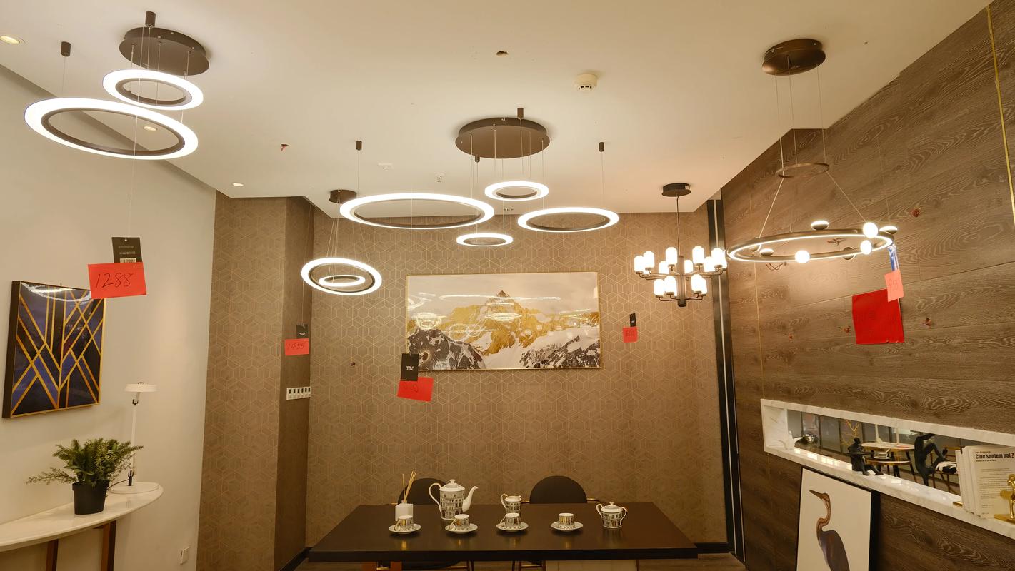 欧普照明锦州居然之家店 店面升级 灯具甩货 到店享受巨量折扣